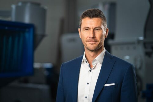 Holm Hentschke, Ansprechpartner bei Zerma, in der Produktionshalle